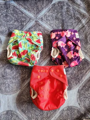 3 BABYHUG free size reusable diapers with inserts