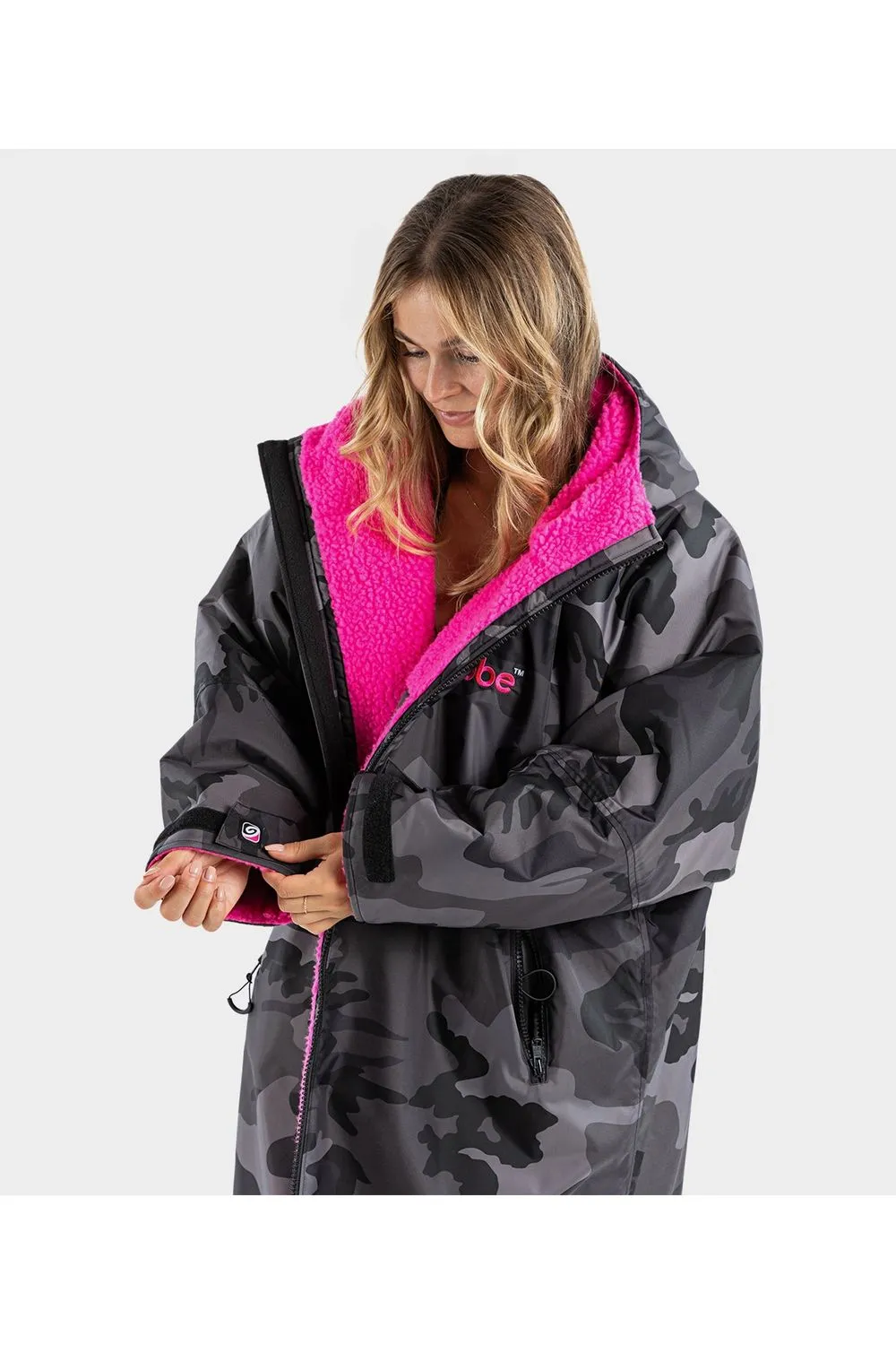 Dryrobe Advance Adult Long Sleeve Black Camo/Pink