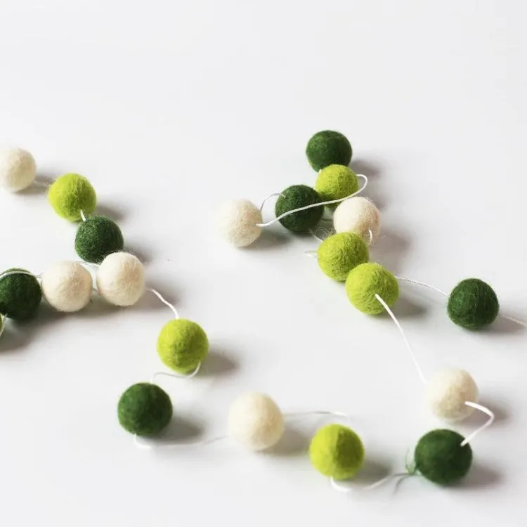 Felt Ball Garland | Green